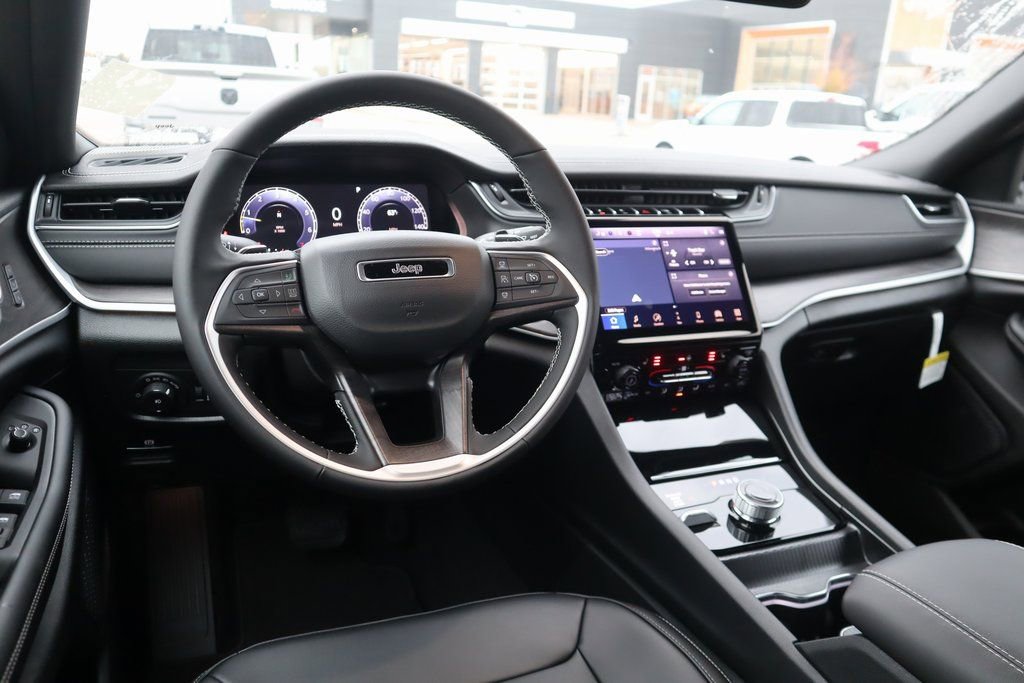 New 2025 Jeep Grand Cherokee L Limited image 2