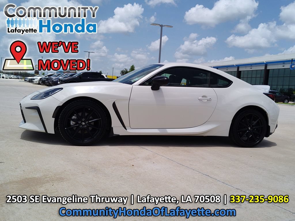 Used 2024 Toyota GR86 Premium RWD image 3