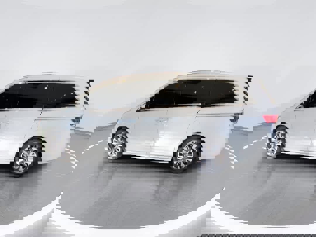 Used 2016 Honda Odyssey Touring image 2