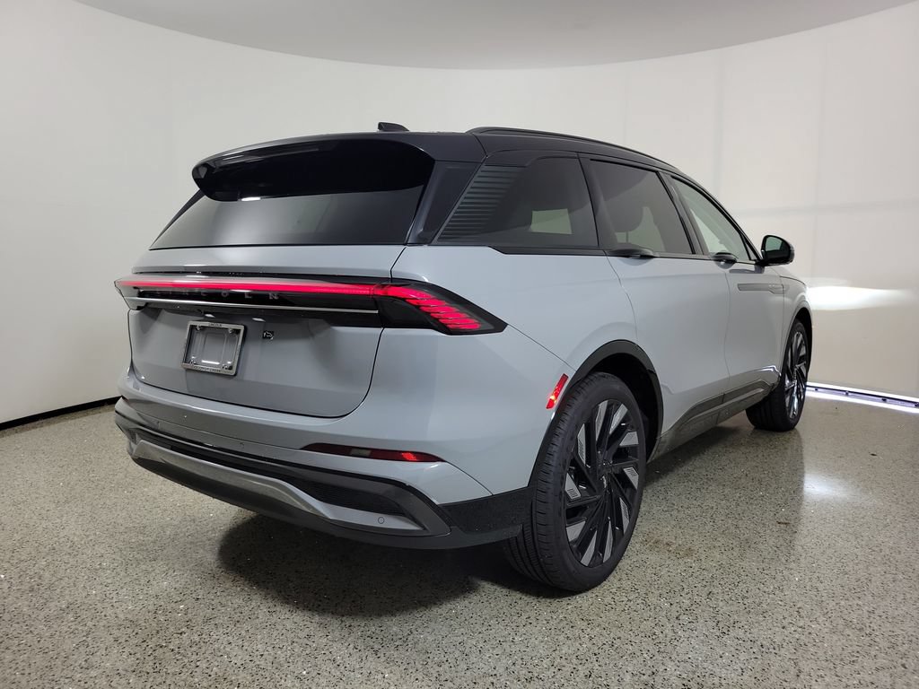 New 2026 Lincoln Nautilus Reserve w/ Jet Appearance Package AWD/4WD image 4