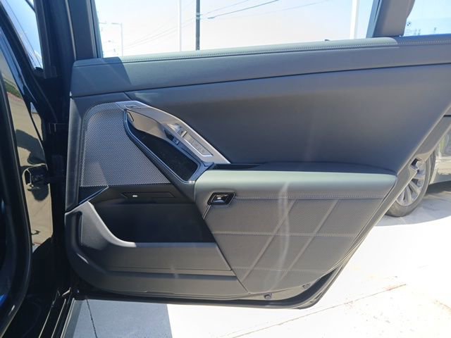 New 2025 BMW 740i w/ Executive Package image 11