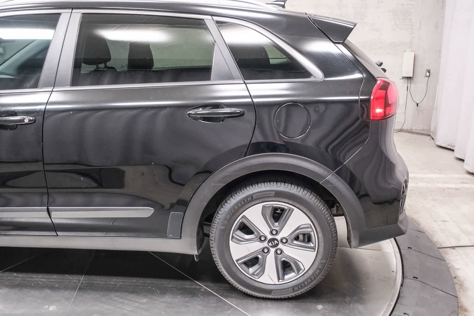 Used 2021 Kia Niro LX image 8