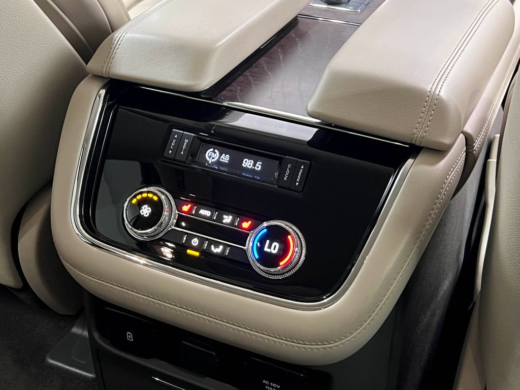 Used 2020 Lincoln Navigator Reserve w/ Luxury Package AWD/4WD image 29