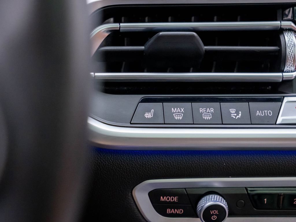 Used 2023 BMW X5 xDrive40i w/ Executive Package image 29