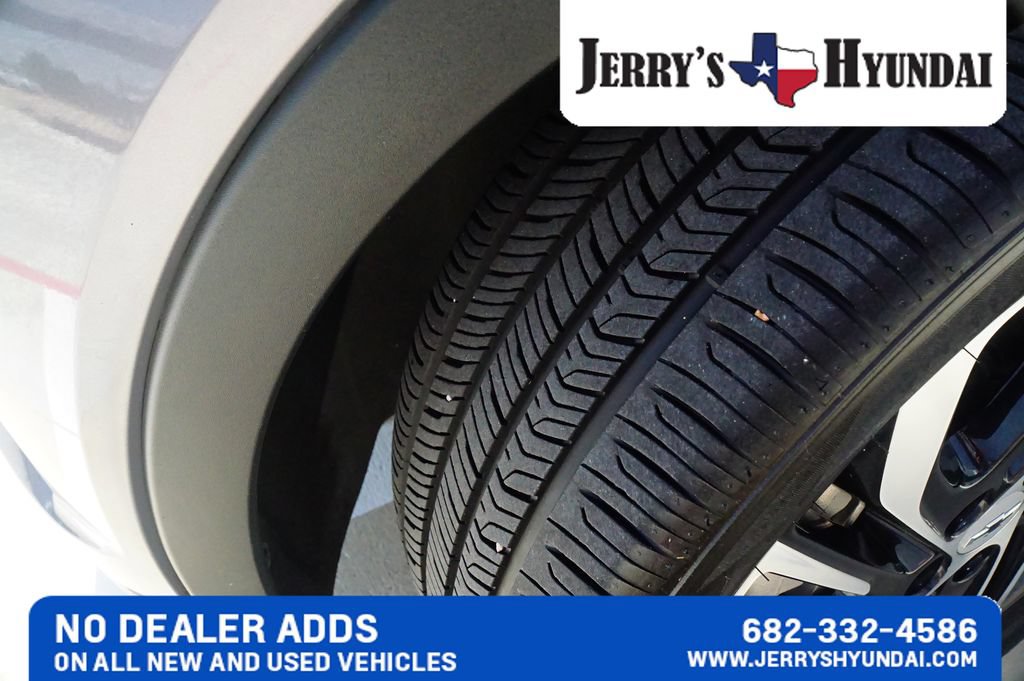 Used 2023 Chevrolet Bolt LT FWD image 8