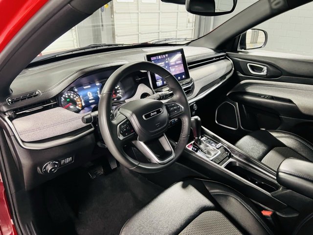 Used 2024 Jeep Compass Latitude image 20