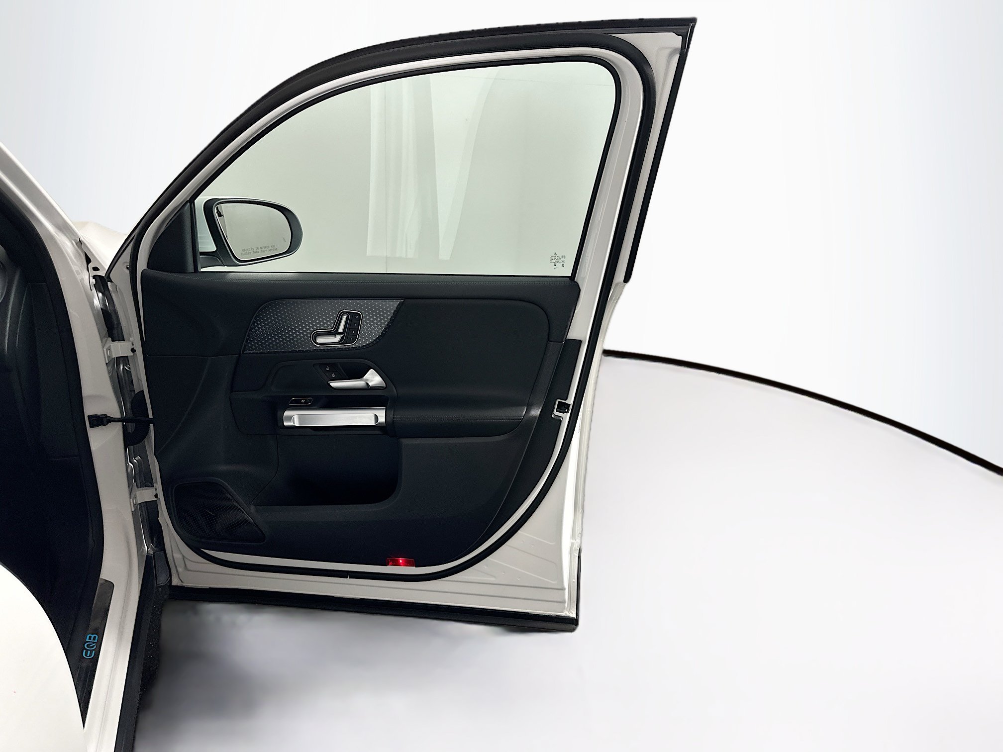 Used 2024 Mercedes-Benz EQB 250+ image 33