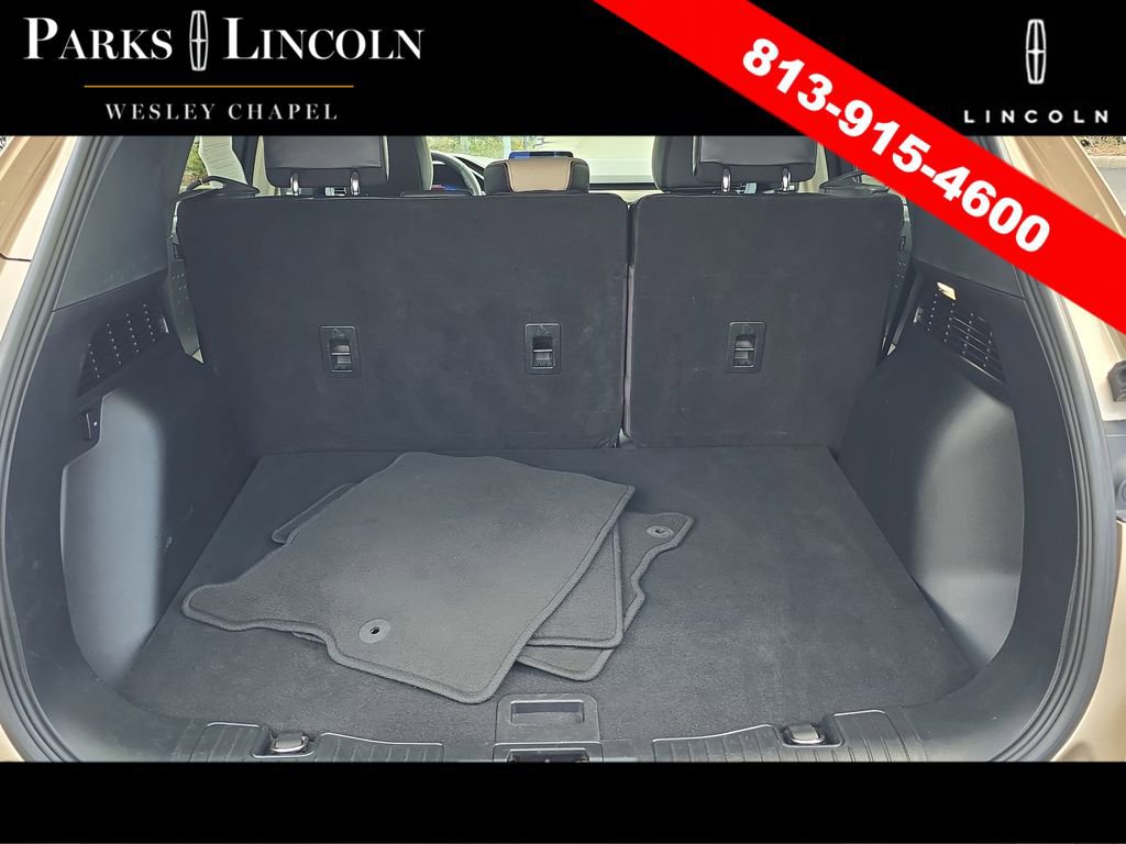 Used 2020 Ford Escape Titanium FWD image 8