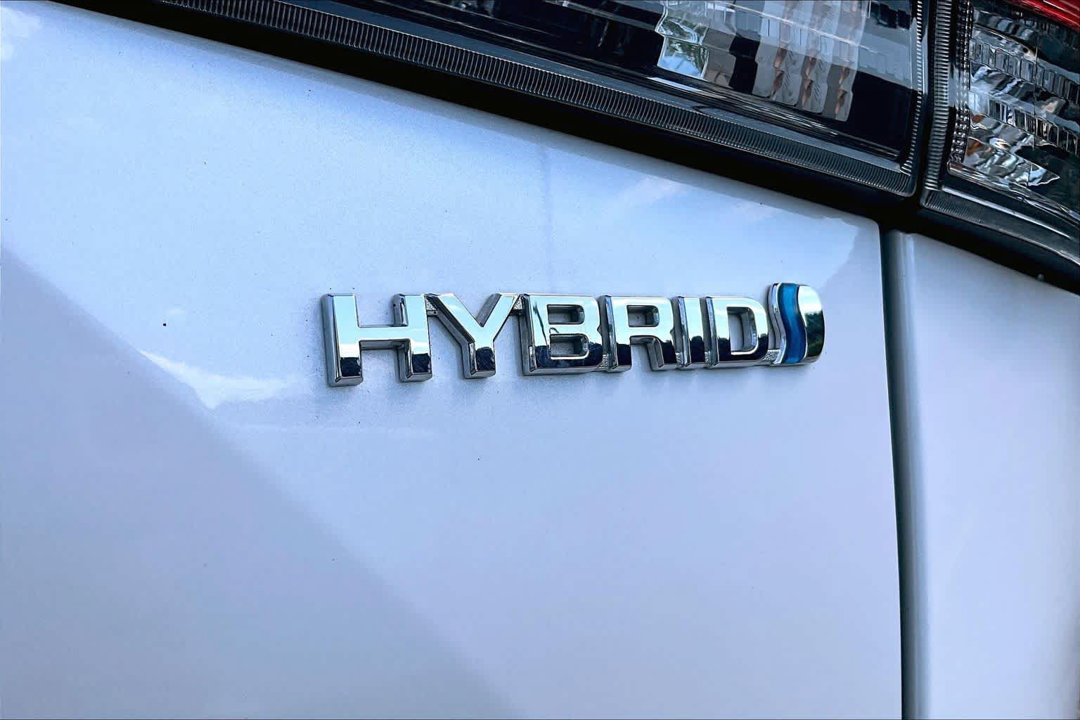 Used 2022 Toyota Highlander XLE AWD/4WD image 32