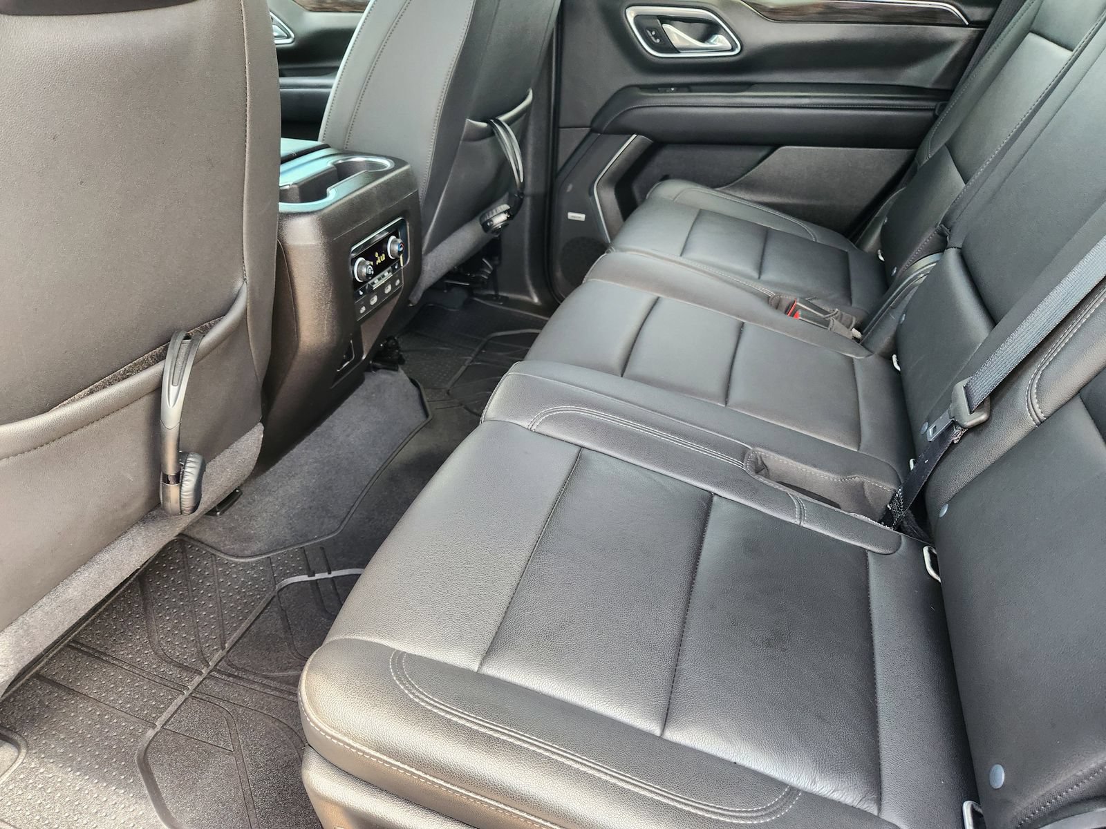 Used 2021 Chevrolet Tahoe Z71 w/ Z71 Off-Road Package AWD/4WD image 33