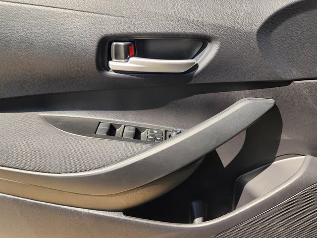 Used 2026 Toyota Corolla SE w/ SE Premium Package image 17