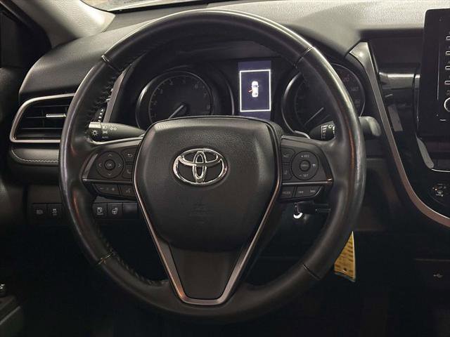 Used 2023 Toyota Camry SE w/ Cold Weather Package FWD image 18