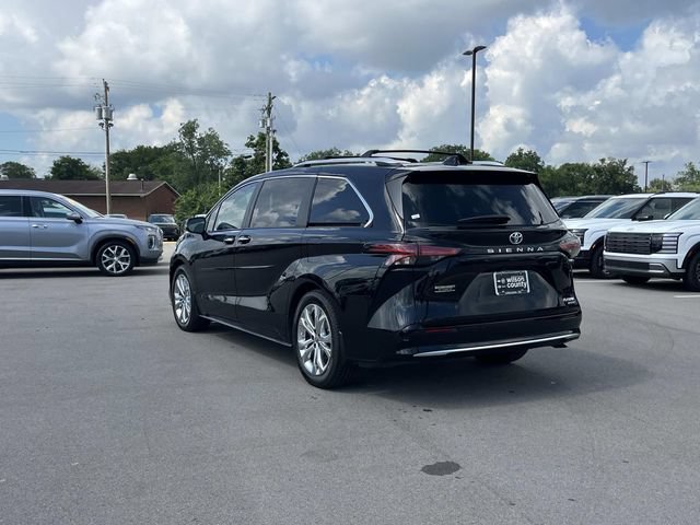 Used 2022 Toyota Sienna Platinum FWD image 7