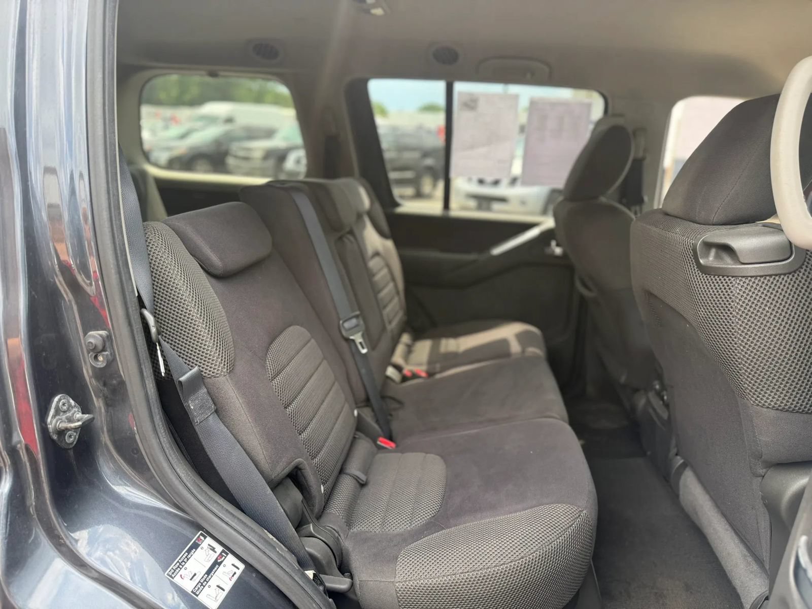 Used 2010 Nissan Pathfinder SE AWD/4WD image 21