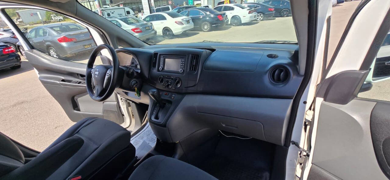 Used 2018 Nissan NV200 SV w/ Navigation Package image 27