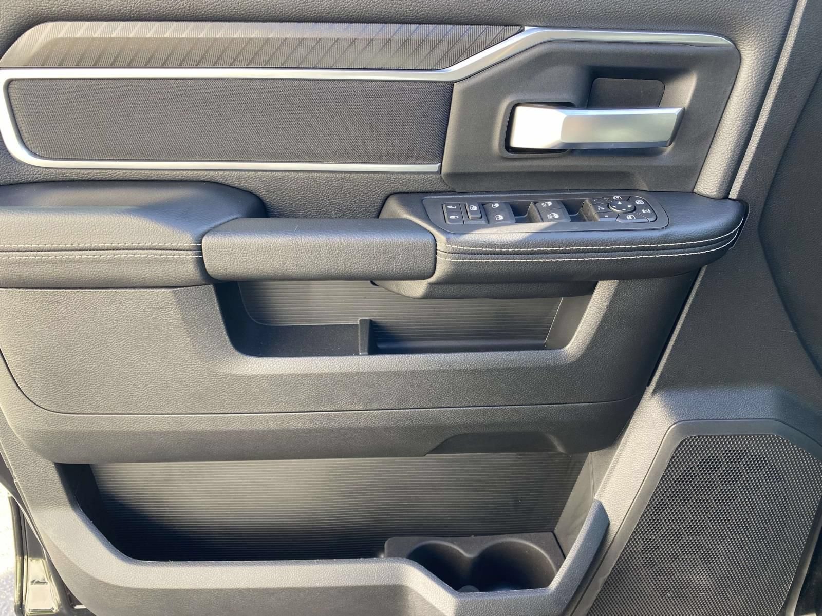 New 2026 RAM 2500 Big Horn AWD/4WD image 16