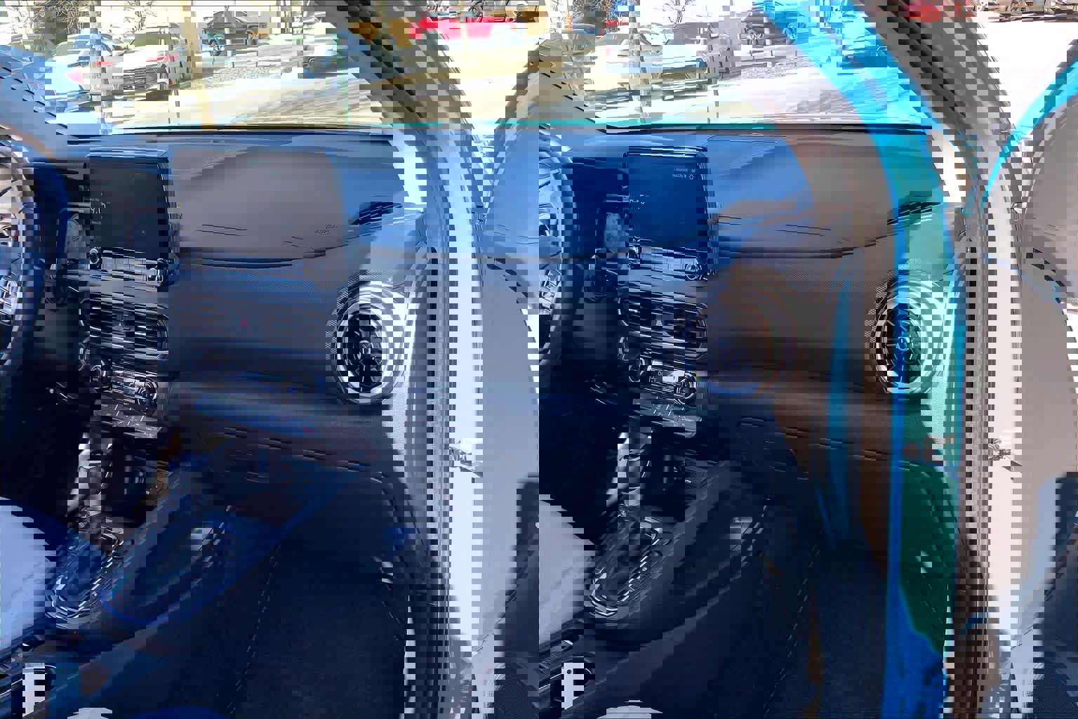 Used 2023 Hyundai Kona Limited image 18