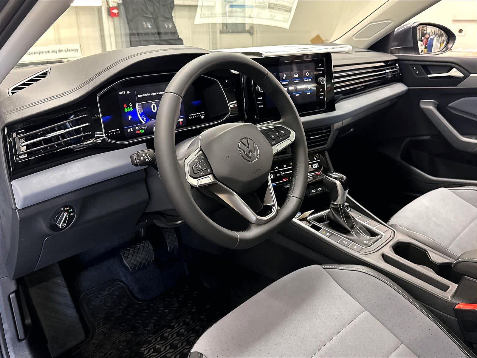 New 2027 Volkswagen Jetta SE FWD image 7