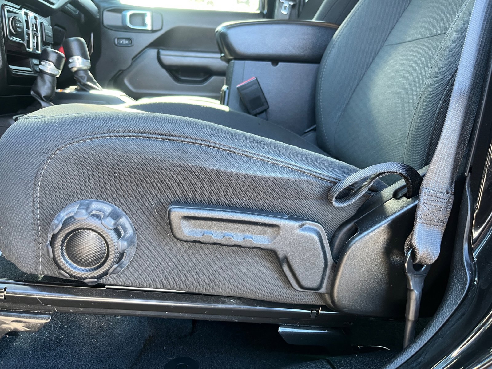 Used 2022 Jeep Gladiator Sport image 14