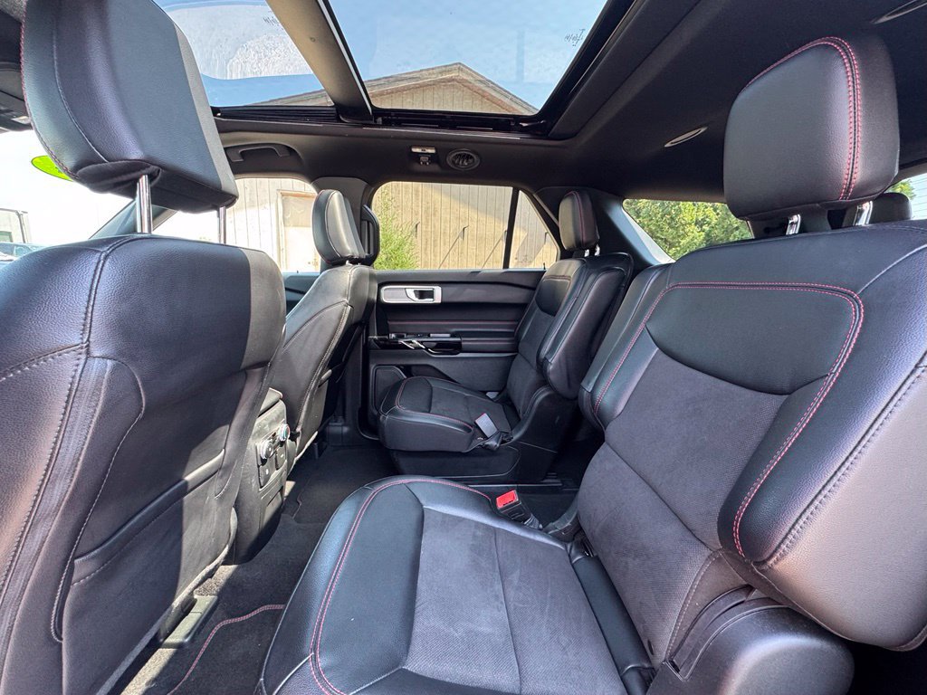 Used 2024 Ford Explorer ST-Line w/ Class IV Trailer Tow Package AWD/4WD image 33