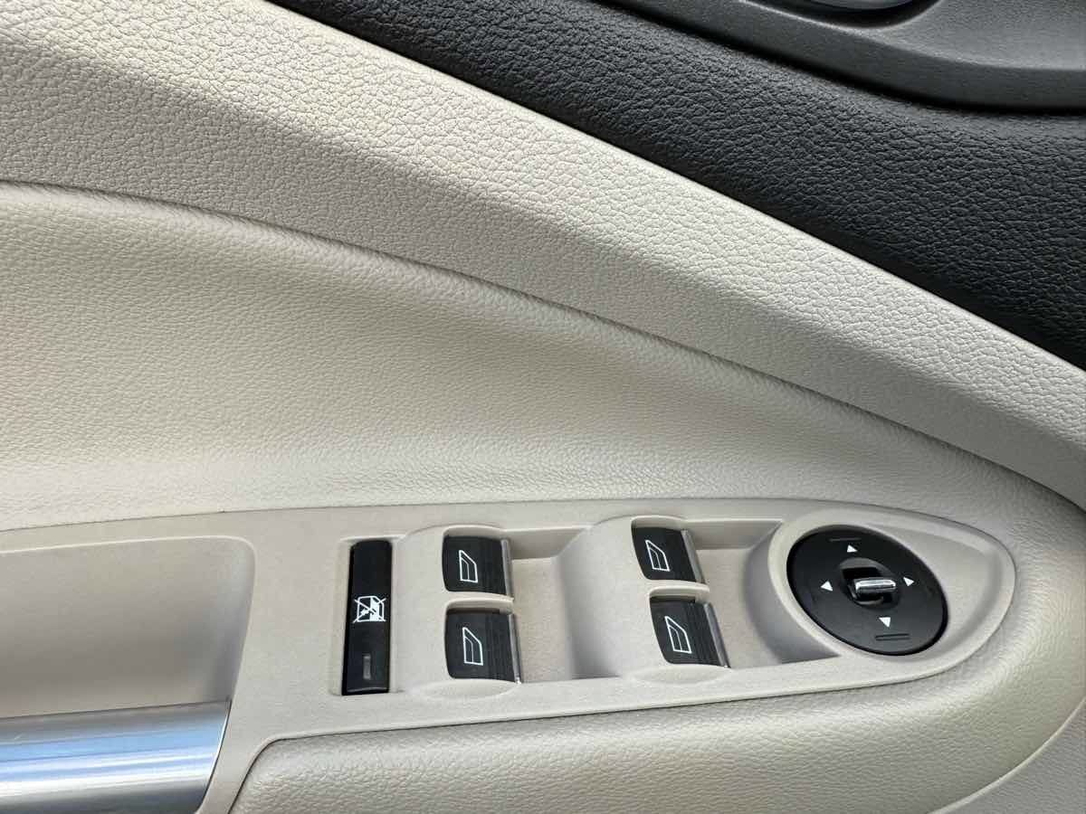 Used 2013 Ford C-MAX Energi SEL image 17