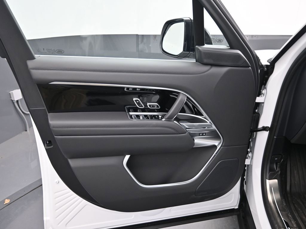 New 2025 Land Rover Range Rover SE AWD/4WD image 23