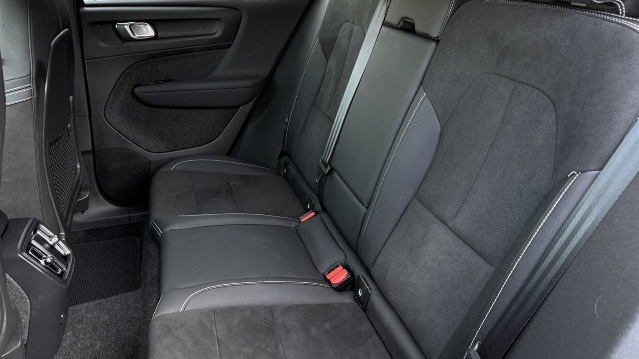 Used 2023 Volvo XC40 Recharge Ultimate AWD/4WD image 33