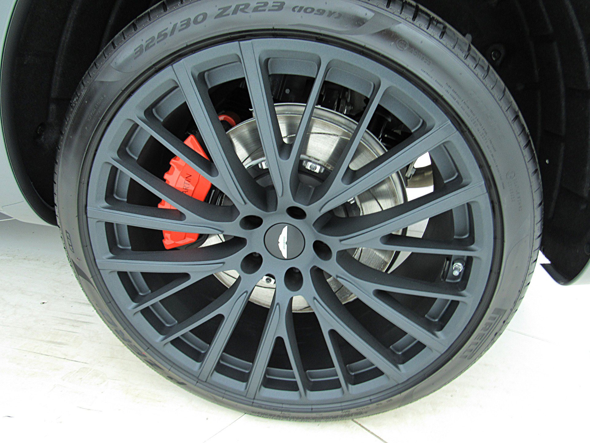 Used 2023 Aston Martin DBX AWD/4WD image 47