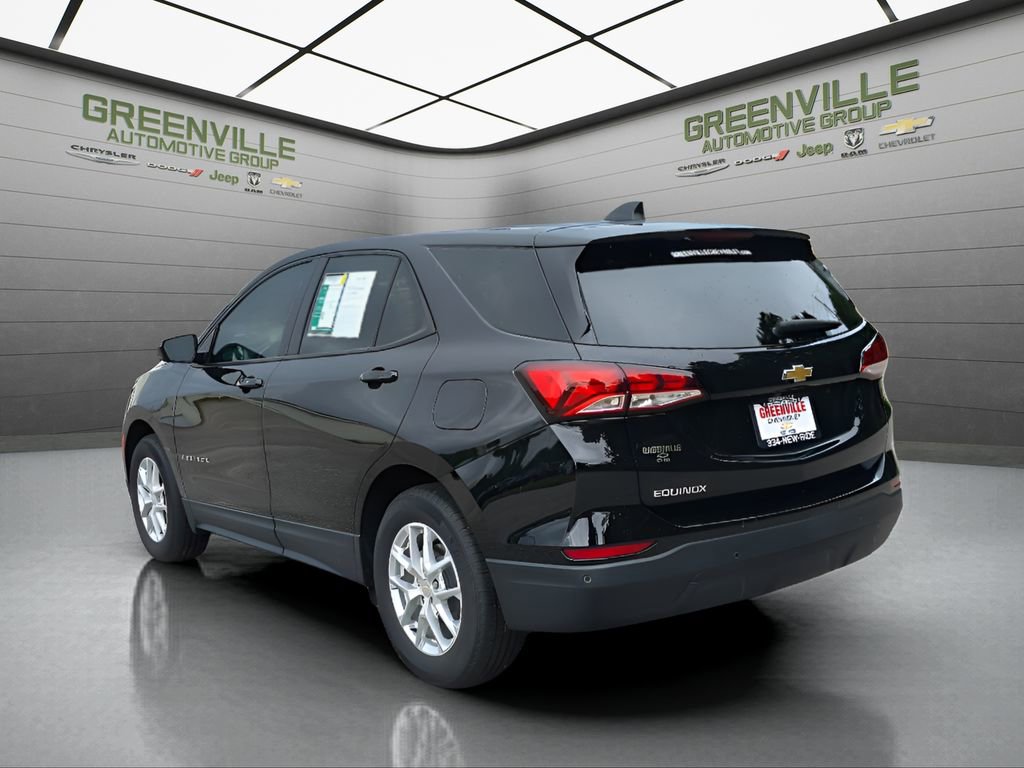 Used 2024 Chevrolet Equinox LS w/ LS Convenience Package image 3