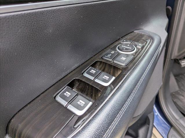 Used 2019 Kia Sorento LX w/ LX Convenience Package image 12