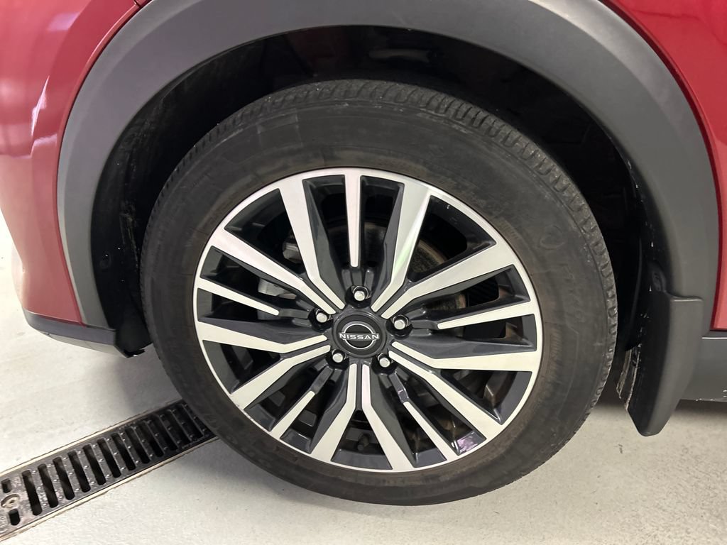 Used 2023 Nissan Kicks SR w/ SR Premium Package FWD image 9