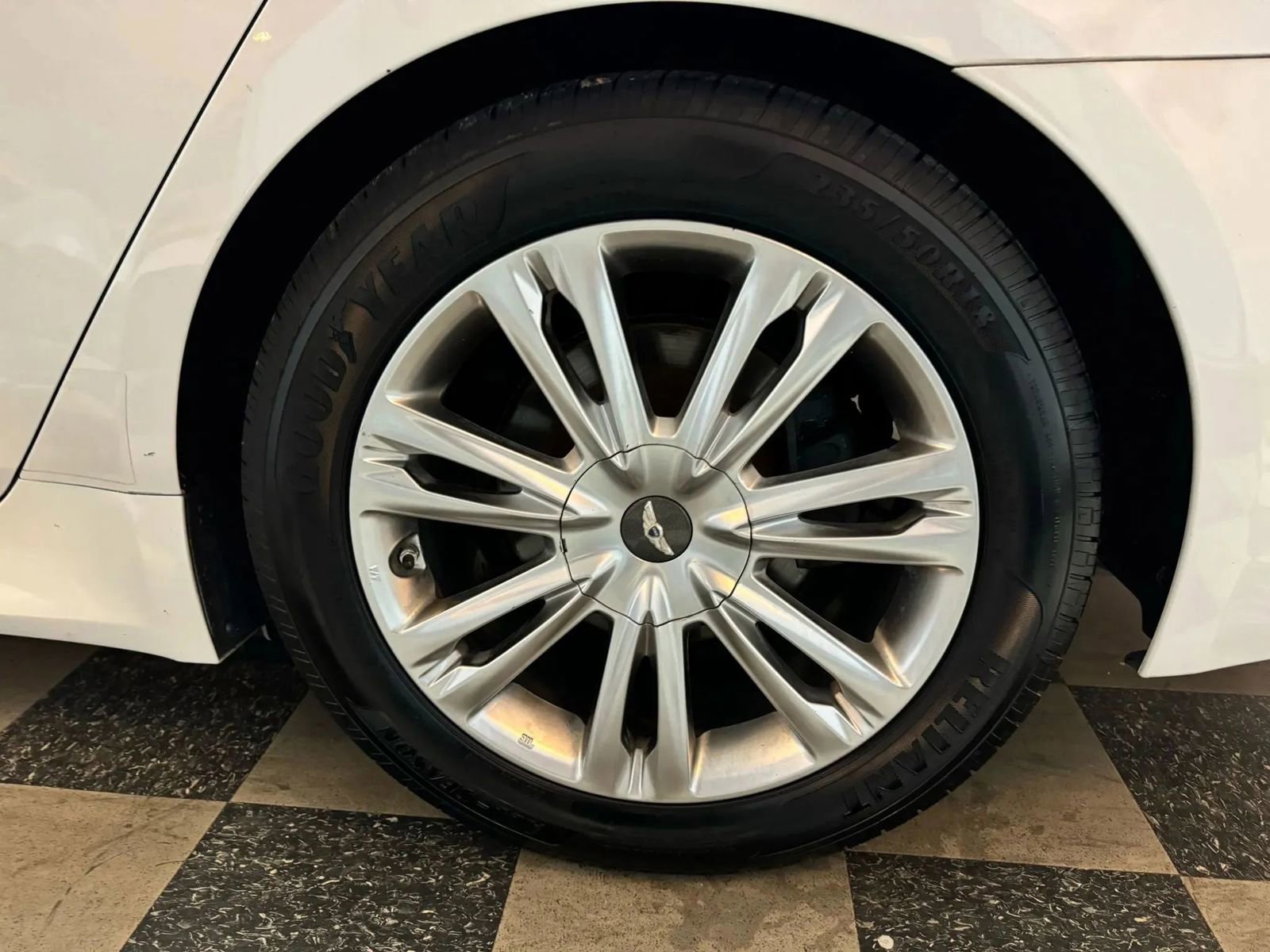 Used 2013 Hyundai Genesis 3.8 w/ Technology Pkg RWD image 6