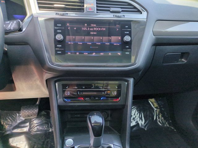 Used 2022 Volkswagen Tiguan SE w/ Panoramic Sunroof Package FWD image 20