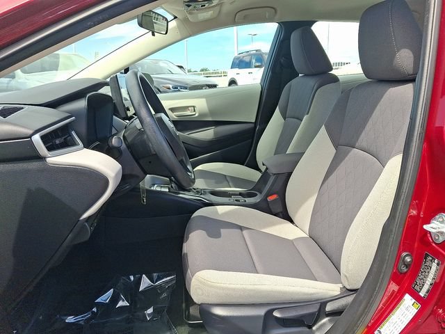 Used 2025 Toyota Corolla LE FWD image 12