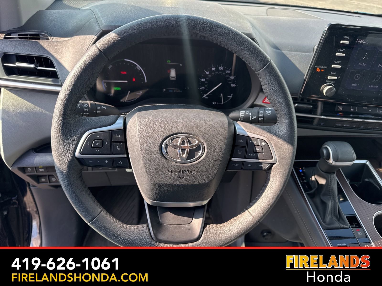 Used 2024 Toyota Sienna XLE image 18