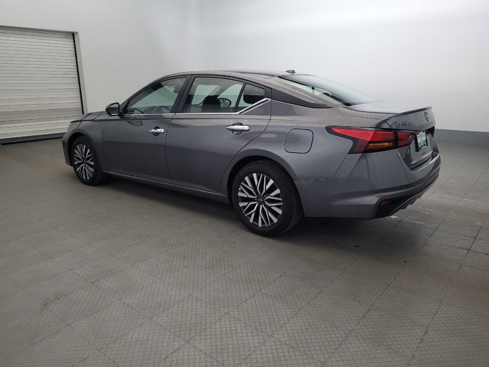 Used 2025 Nissan Altima 2.5 SV FWD image 3
