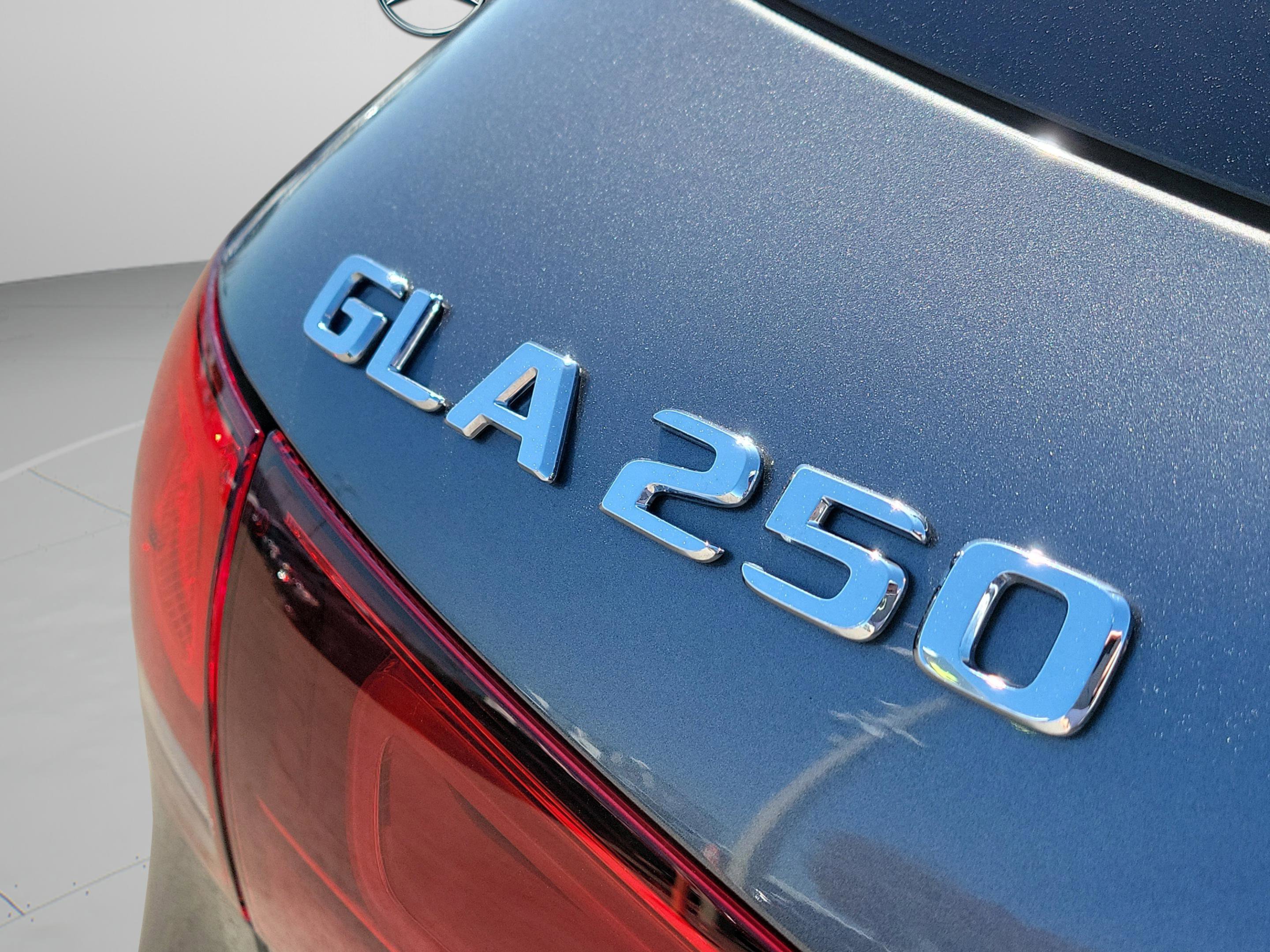 Certified 2023 Mercedes-Benz GLA 250 4MATIC image 33