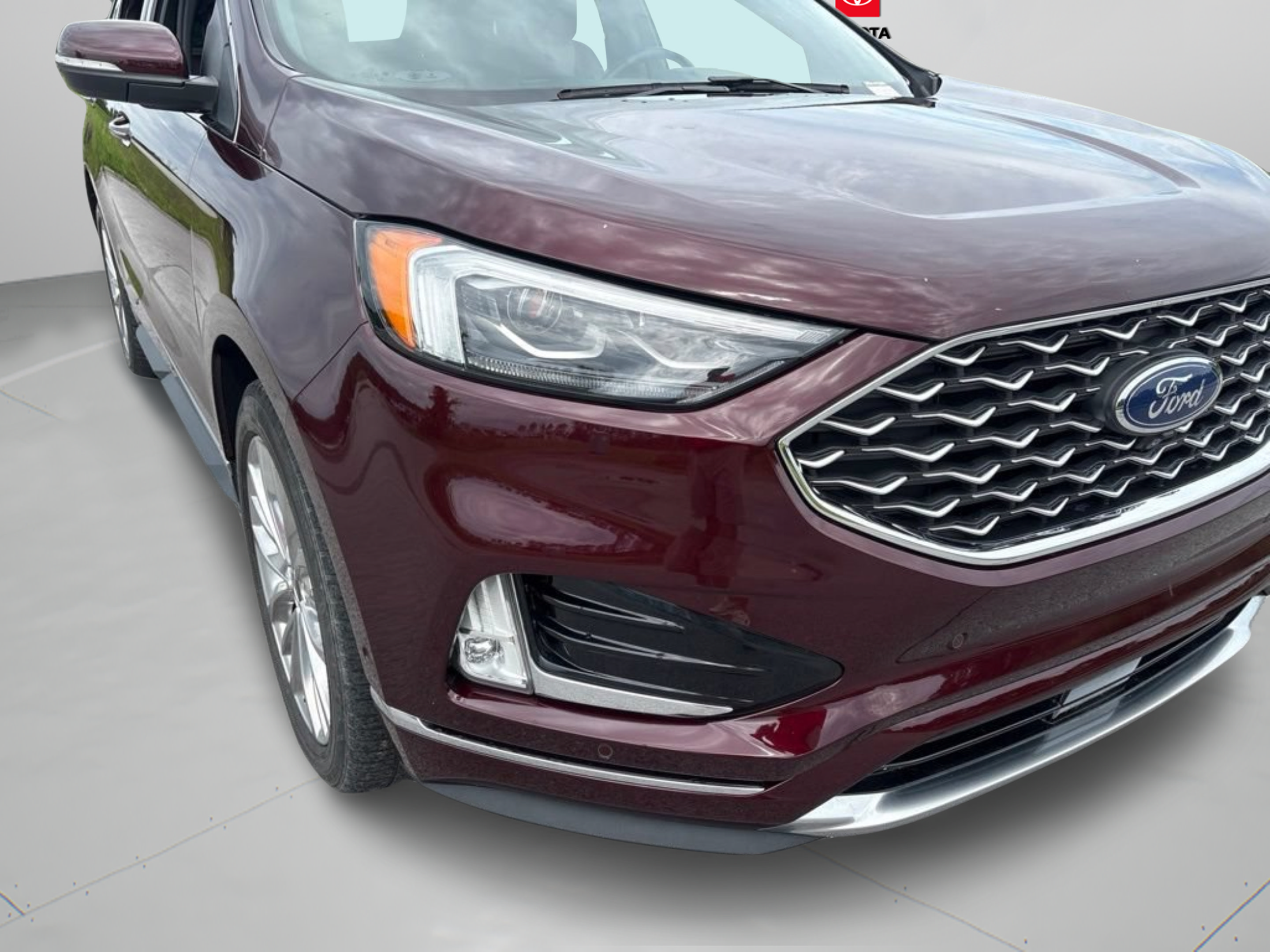 Used 2021 Ford Edge Titanium w/ Equipment Group 301A AWD/4WD image 36