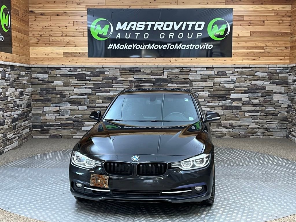 Used 2018 BMW 330i xDrive Sedan AWD/4WD image 3