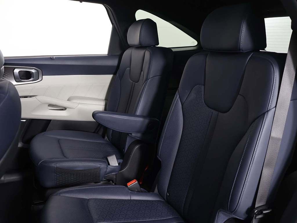 Used 2023 Kia Sorento SX Prestige w/ Panoramic Sunroof Package AWD/4WD image 40