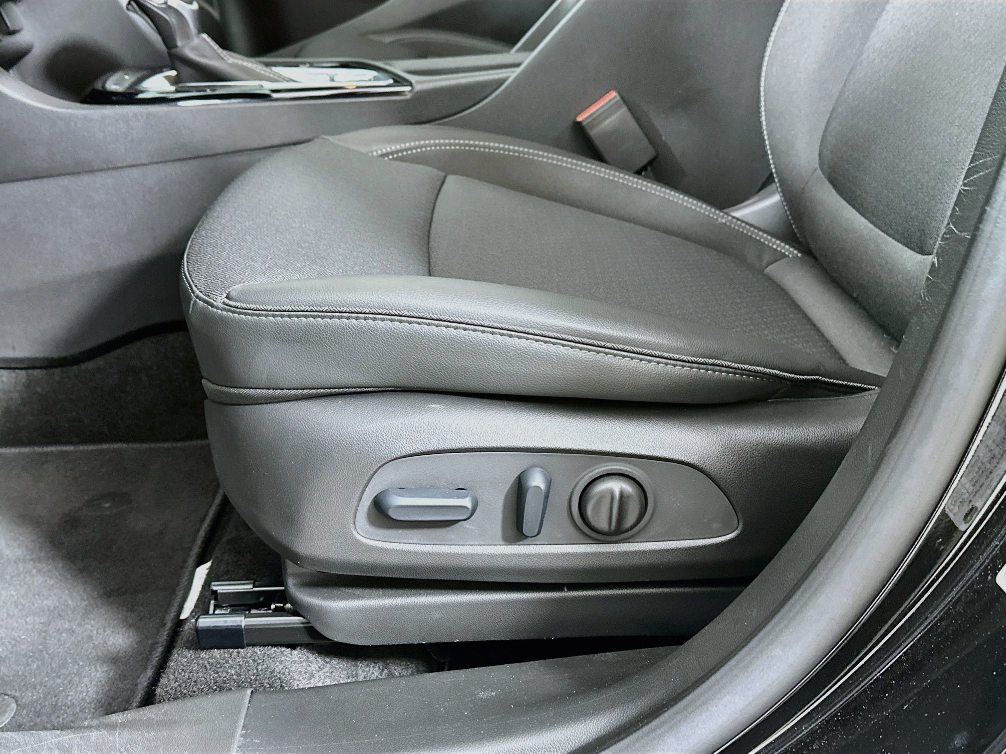 Used 2023 Buick Encore GX Select FWD image 18