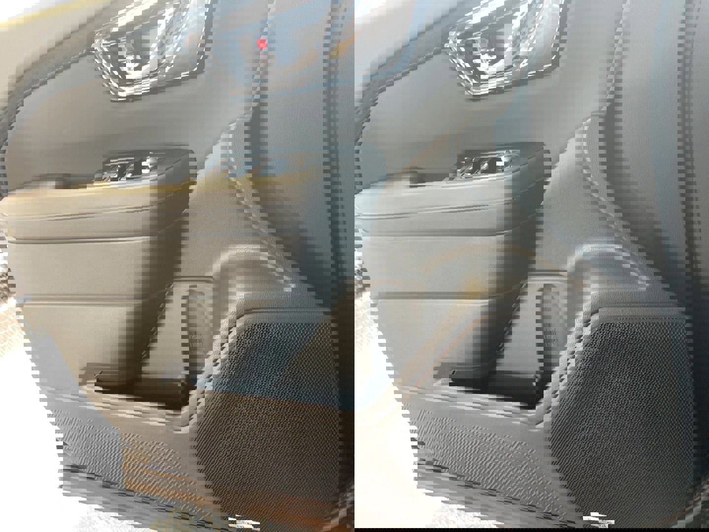 Used 2025 Subaru Forester Limited image 9