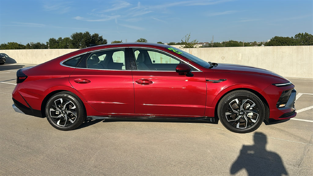 Used 2025 Hyundai Sonata SEL FWD image 13
