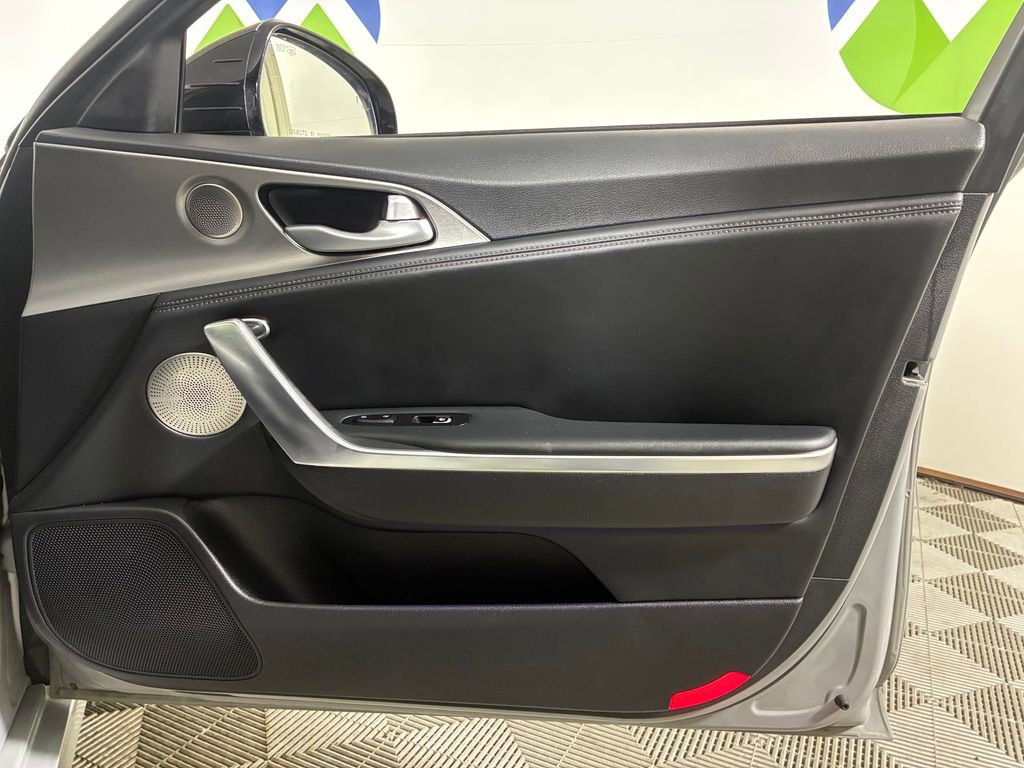 Used 2019 Kia Stinger GT1 image 31