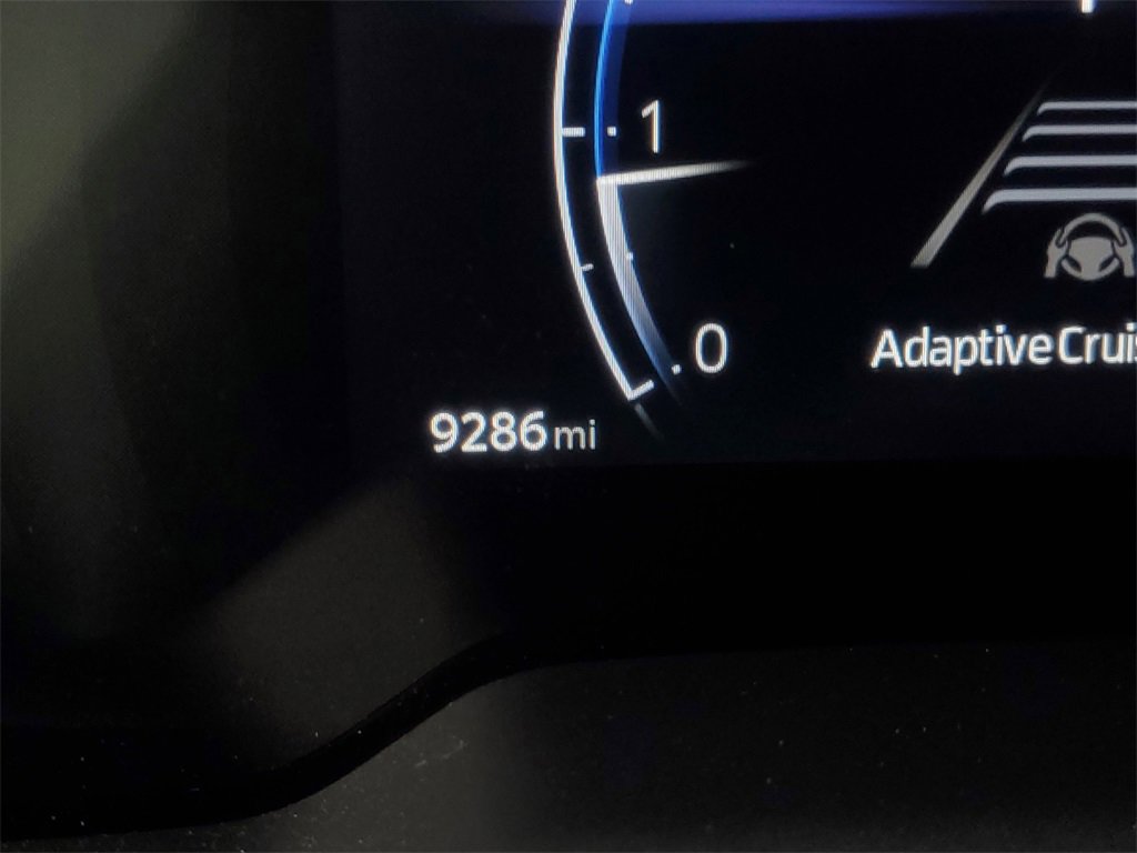 Used 2023 Toyota Corolla Cross XLE image 25