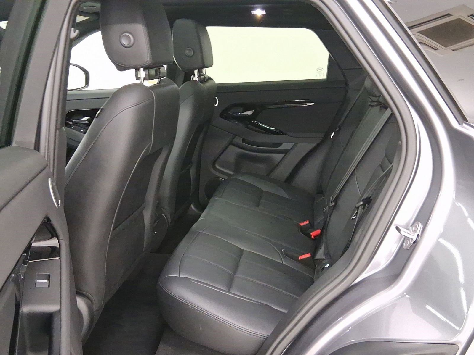 Used 2025 Land Rover Range Rover Evoque S image 13