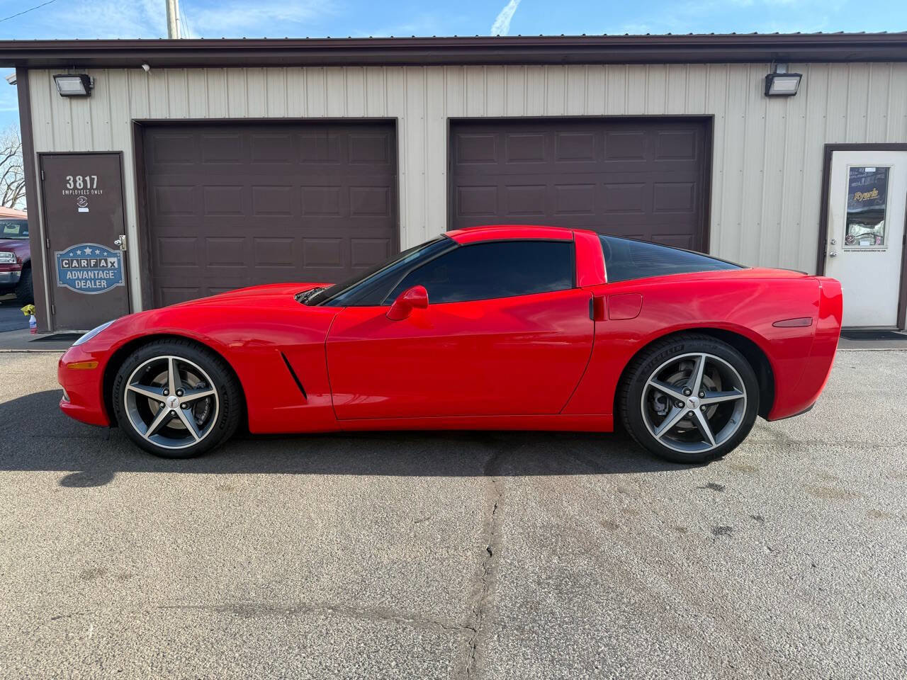 Used 2012 Chevrolet Corvette Coupe image 2