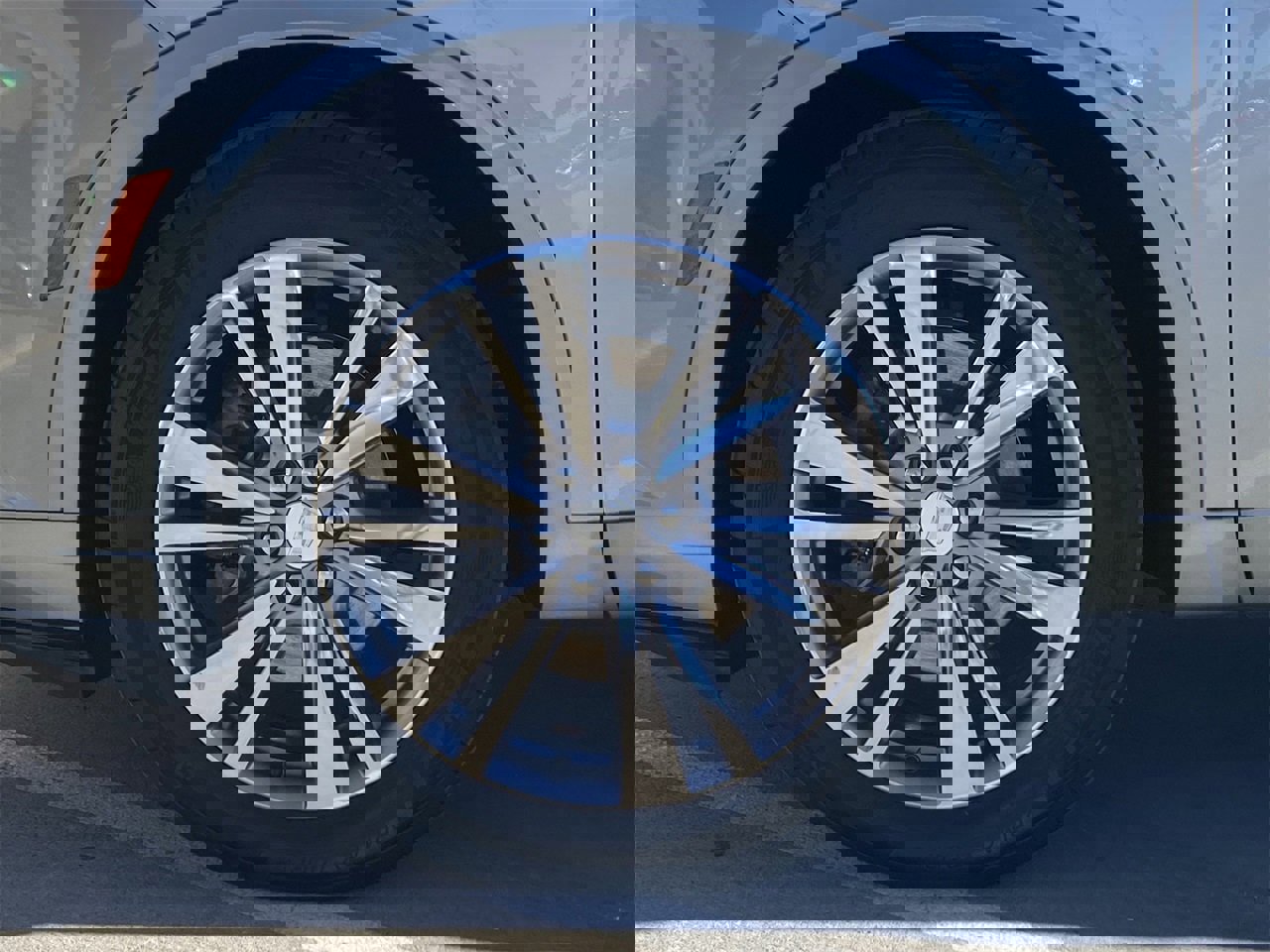 Certified 2025 Cadillac XT6 Premium Luxury image 10