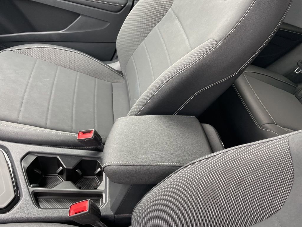 Used 2024 Volkswagen Taos SE image 21