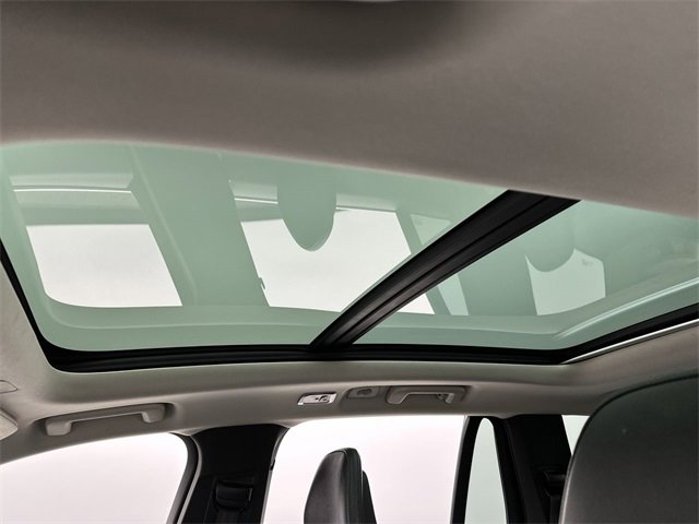 Used 2020 Volvo XC90 T5 Momentum image 22